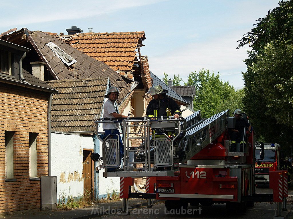Detonation im Haus Erftstadt Dirmertsheim Brueckenstr P509.JPG